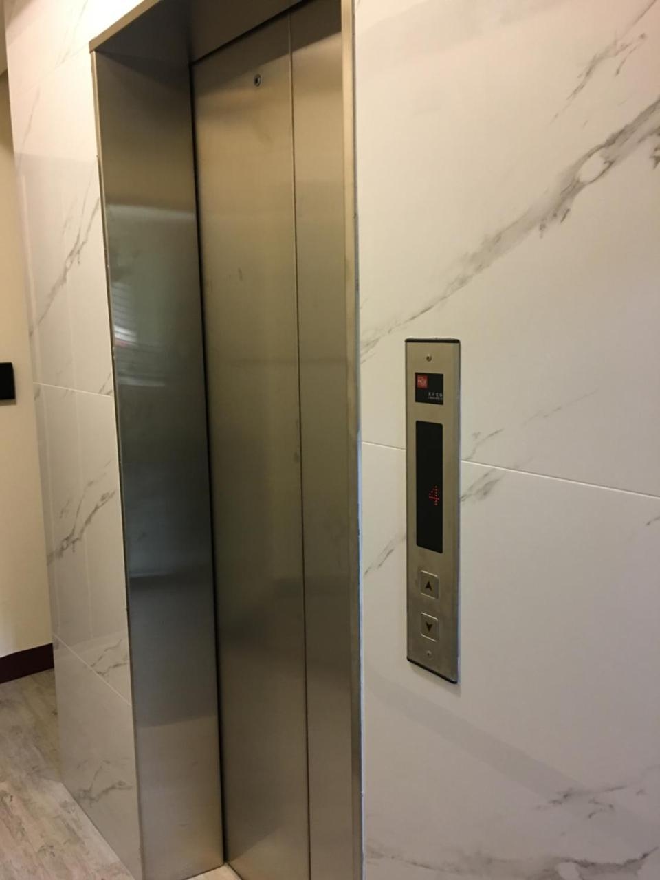 ホテルTravel Box 竹北市 エクステリア 写真